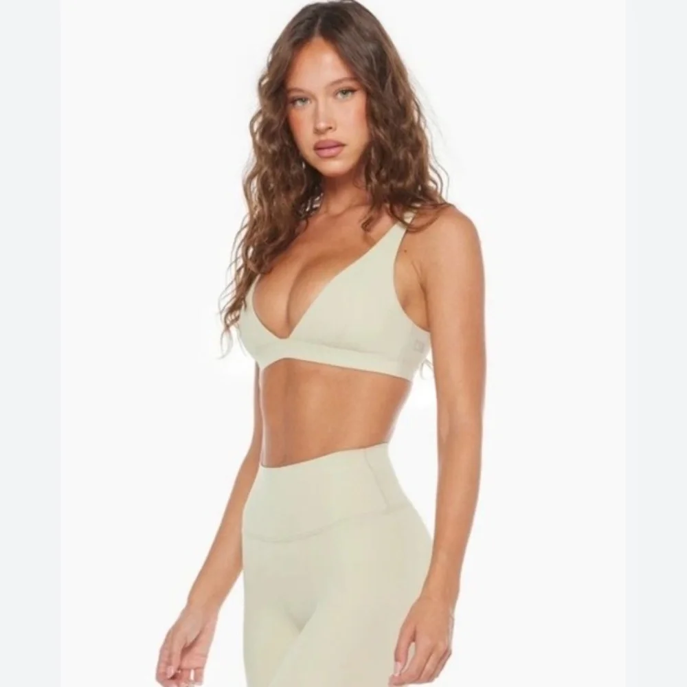 CSB Scrunch Shorts & Freedom Crop Top Set in Chai. - Picture 1 of 11